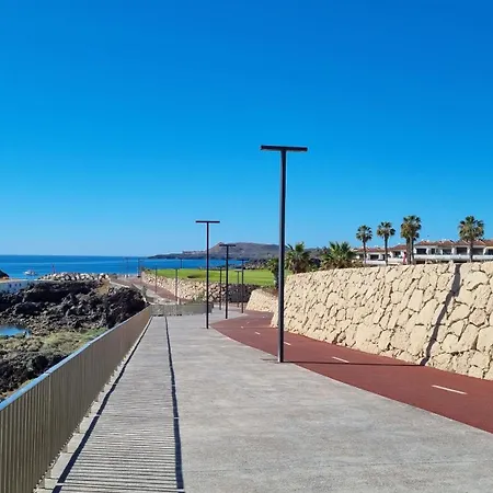 Ocean & Golf Vista Retreat Daire *