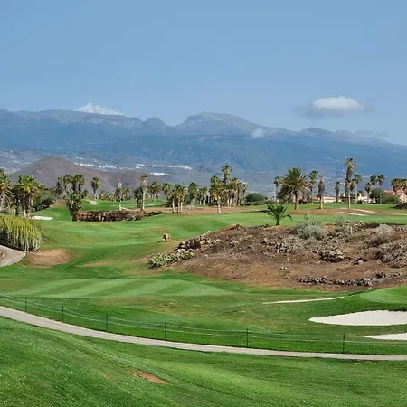 Daire Ocean & Golf Vista Retreat *